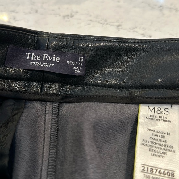 The Evie black pleather pants size US 6​ - Picture 2 of 3